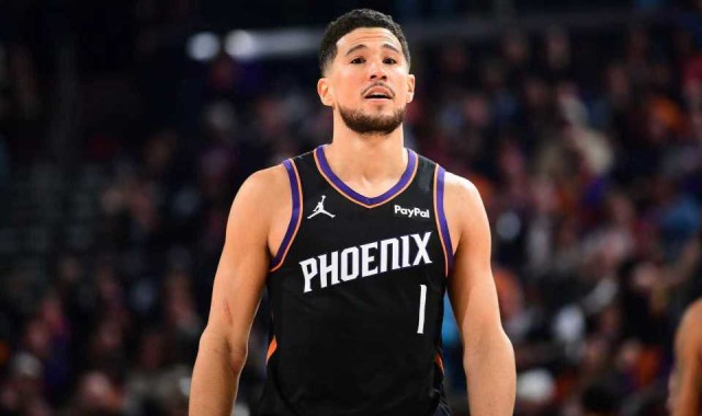 爱游戏-太阳轰18-0连续3季横扫奇才 布克17+8榜眼萨尔19+15