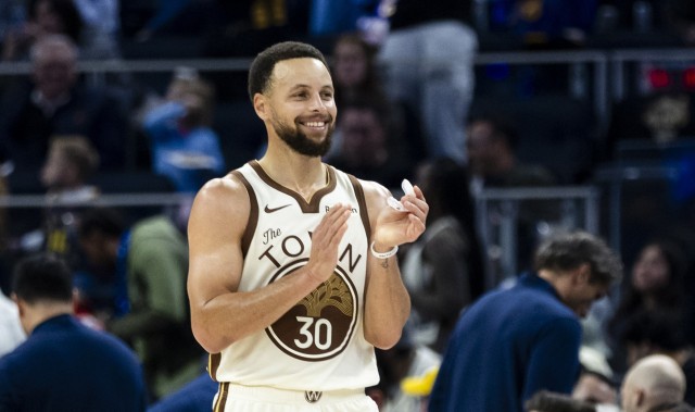 爱游戏官网-长线培养收获喜悦！科尔四后卫阵容刀刀暴击 库里终于能幸福躺赢